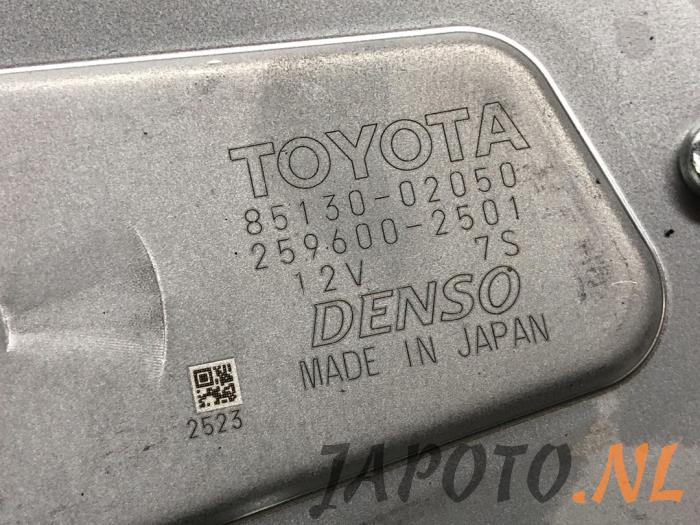 Moteur essuie-glace arrière d'un Toyota Auris Touring Sports (E18) 1.2 T 16V 2015