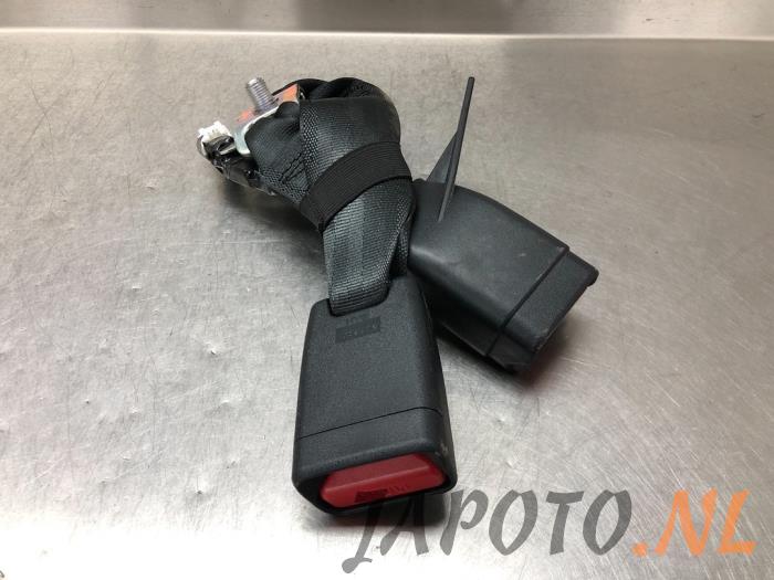 Rear seatbelt buckle, left from a Toyota Auris Touring Sports (E18) 1.2 T 16V 2015