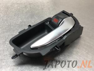 Used Front door handle 4-door, right Toyota Auris Touring Sports (E18) 1.2 T 16V Price € 14,95 Margin scheme offered by Japoto Parts B.V.