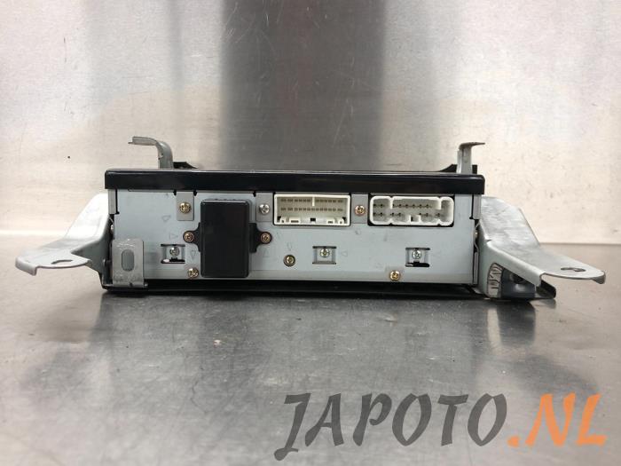 Amplificador de radio de un Toyota Land Cruiser (J12) 3.0 D-4D 16V 2003