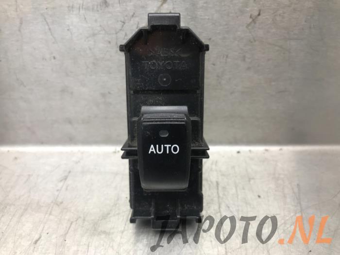 Usados Interruptor de ventanilla eléctrica Lexus RX (U3) 400h V6 24V VVT-i 4x4 Precio € 15,70 Norma de margen ofrecido por Japoto Parts B.V.