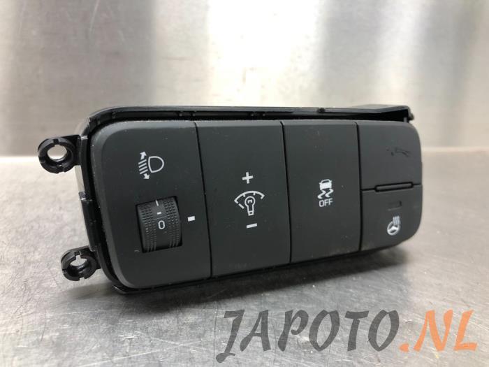 Interruptor (varios) de un Hyundai i10 (B5) 1.0 12V 2014