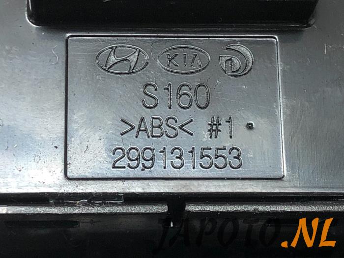 Przelacznik (rózne) z Hyundai i10 (B5) 1.0 12V 2014