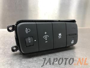 Usados Interruptor (varios) Hyundai i10 (B5) 1.0 12V Precio € 24,95 Norma de margen ofrecido por Japoto Parts B.V.