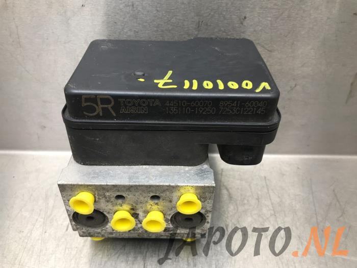 Gebrauchte ABS Pumpe Toyota Land Cruiser (J12) 3.0 D-4D 16V Preis € 262,45 Margenregelung angeboten von Japoto Parts B.V.