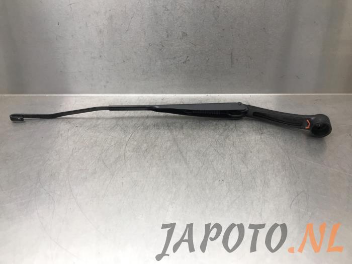 Bras essuie-glace avant d'un Suzuki Vitara (LY/MY) 1.6 16V VVT 2015