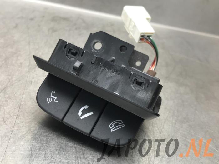 Interruptor de mando de volante de un Suzuki Vitara (LY/MY) 1.6 16V VVT 2015