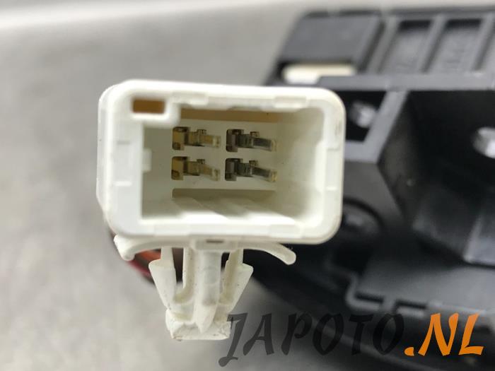 Interrupteur de volant d'un Suzuki Vitara (LY/MY) 1.6 16V VVT 2015