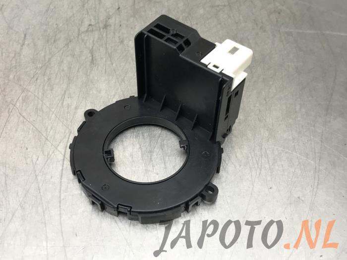 Steering angle sensor from a Suzuki Vitara (LY/MY) 1.6 16V VVT 2015