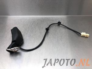 Używane Wtyk pasa bezpieczenstwa lewy tyl Suzuki Vitara (LY/MY) 1.6 16V VVT Cena € 24,75 Procedura marży oferowane przez Japoto Parts B.V.