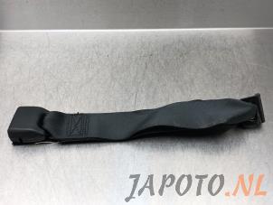 Used Rear seatbelt buckle, centre Suzuki Vitara (LY/MY) 1.6 16V VVT Price € 24,75 Margin scheme offered by Japoto Parts B.V.