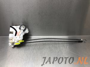 Usagé Serrure arrière gauche Suzuki Vitara (LY/MY) 1.6 16V VVT Prix € 39,99 Règlement à la marge proposé par Japoto Parts B.V.