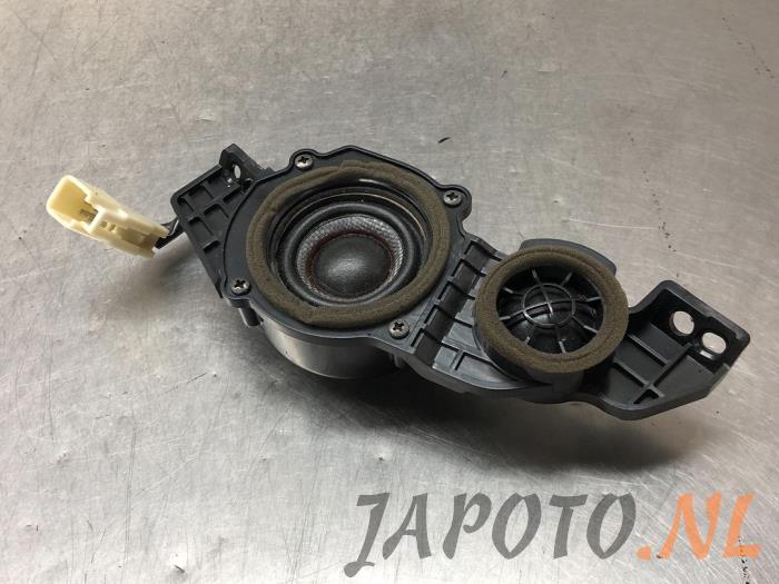 Begagnade Diskanthögtalare Toyota Avensis Wagon (T27) 2.0 16V D-4D-F Pris € 26,20 Marginaltabell erbjuds av Japoto Parts B.V.