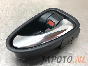 Used Front door handle 4-door, right Toyota Avensis Wagon (T27) 2.0 16V D-4D-F Price € 14,95 Margin scheme offered by Japoto Parts B.V.