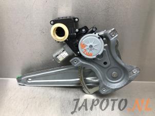 Używane Mechanizm szyby prawej tylnej wersja 4-drzwiowa Toyota Avensis Wagon (T27) 2.0 16V D-4D-F Cena € 59,99 Procedura marży oferowane przez Japoto Parts B.V.