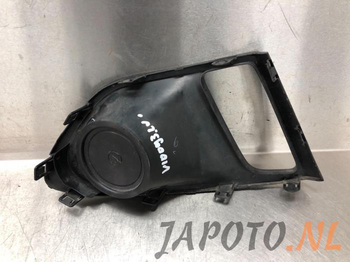 Cover plate fog light, left from a Suzuki Baleno 1.2 Dual Jet 16V 2018