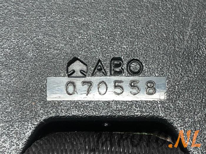 Lengüeta de cinturón de seguridad derecha detrás de un Honda Civic (EP/EU) 1.4 16V 2005