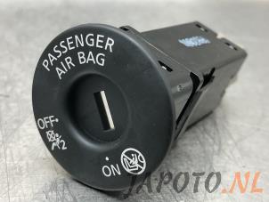 Used Airbag lock Nissan Qashqai (J11) 1.3 DIG-T 160 16V Price € 12,49 Margin scheme offered by Japoto Parts B.V.
