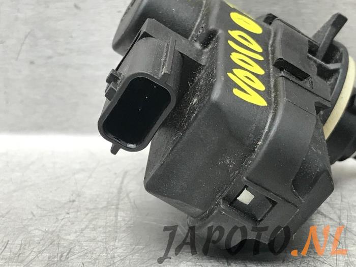 Headlight motor from a Nissan Qashqai (J11) 1.3 DIG-T 160 16V 2019