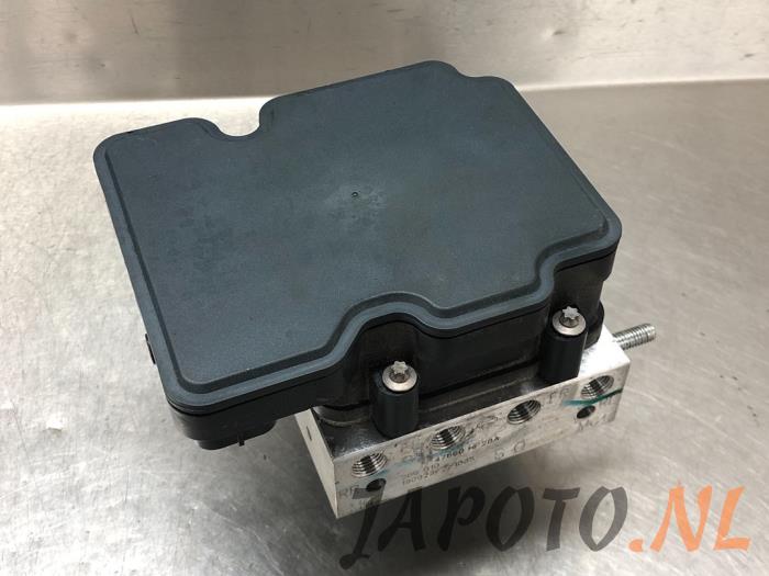 ABS pump from a Nissan Qashqai (J11) 1.3 DIG-T 160 16V 2019