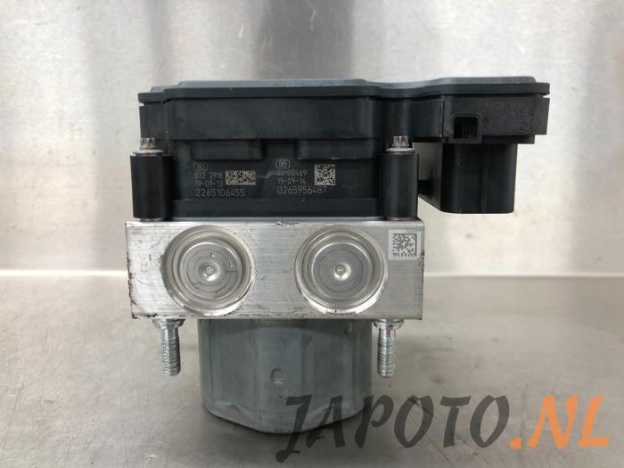 ABS pump from a Nissan Qashqai (J11) 1.3 DIG-T 160 16V 2019