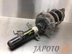 Used Front shock absorber rod, left Nissan Qashqai (J11) 1.3 DIG-T 160 16V Price € 100,00 Margin scheme offered by Japoto Parts B.V.