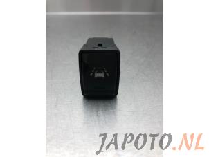 Used PDC switch Nissan Qashqai (J11) 1.3 DIG-T 160 16V Price € 19,95 Margin scheme offered by Japoto Parts B.V.