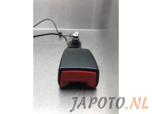 Gebrauchte Sicherheitsgurt Schließe links vorne Mitsubishi Colt CZC 1.5 16V Preis € 14,95 Margenregelung angeboten von Japoto Parts B.V.