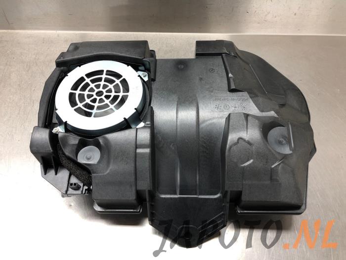 Używane Subwoofer Mazda MX-5 RF (ND) 2.0 SkyActiv G-160 16V Cena € 209,95 Procedura marży oferowane przez Japoto Parts B.V.