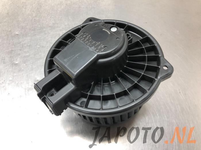 Heating and ventilation fan motor from a Mazda MX-5 RF (ND) 2.0 SkyActiv G-160 16V 2018