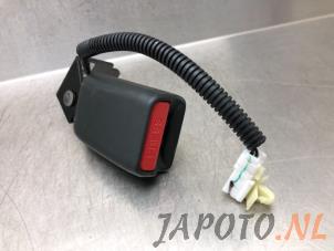 Usagé Insertion ceinture de sécurité arrière gauche Hyundai i20 Coupe Prix € 24,95 Règlement à la marge proposé par Japoto Parts B.V.