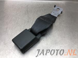 Usagé Insertion ceinture de sécurité arrière centre Hyundai i20 Coupe Prix € 19,95 Règlement à la marge proposé par Japoto Parts B.V.