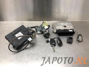 Używane Stacyjka + sterownik Hyundai i20 Coupe Cena € 249,99 Procedura marży oferowane przez Japoto Parts B.V.