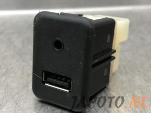 Gebrauchte AUX / USB-Anschluss Chevrolet Aveo (300) 1.3 D 16V Preis € 14,95 Margenregelung angeboten von Japoto Parts B.V.