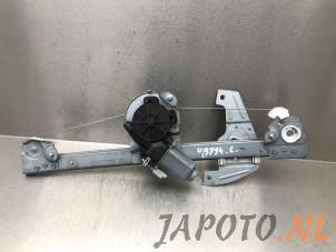 Usagé Mécanique vitre 2portes avant gauche Toyota Aygo (B10) 1.0 12V VVT-i Prix € 49,00 Règlement à la marge proposé par Japoto Parts B.V.