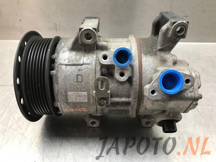 Air conditioning pump from a Toyota Avensis Wagon (T27) 2.0 16V D-4D-F 2010