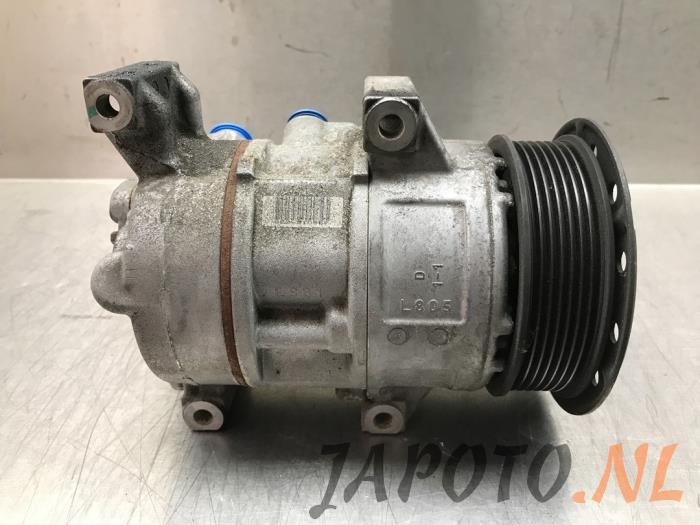 Air conditioning pump from a Toyota Avensis Wagon (T27) 2.0 16V D-4D-F 2010