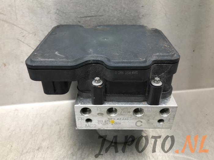 Begagnade ABS-pump Mazda MX-5 RF (ND) 2.0 SkyActiv G-160 16V Pris € 157,45 Marginaltabell erbjuds av Japoto Parts B.V.