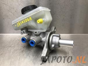 Używane Glówny cylinder hamulcowy Mazda MX-5 RF (ND) 2.0 SkyActiv G-160 16V Cena € 74,95 Procedura marży oferowane przez Japoto Parts B.V.