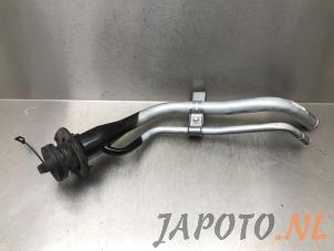 Używane Rurka do napelniania zbiornika paliwa Mazda MX-5 RF (ND) 2.0 SkyActiv G-160 16V Cena € 64,99 Procedura marży oferowane przez Japoto Parts B.V.