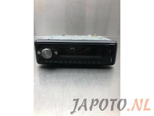 Used Radio CD player Mitsubishi Outlander (CU) 2.0 16V 4x2 Price € 25,00 Margin scheme offered by Japoto Parts B.V.