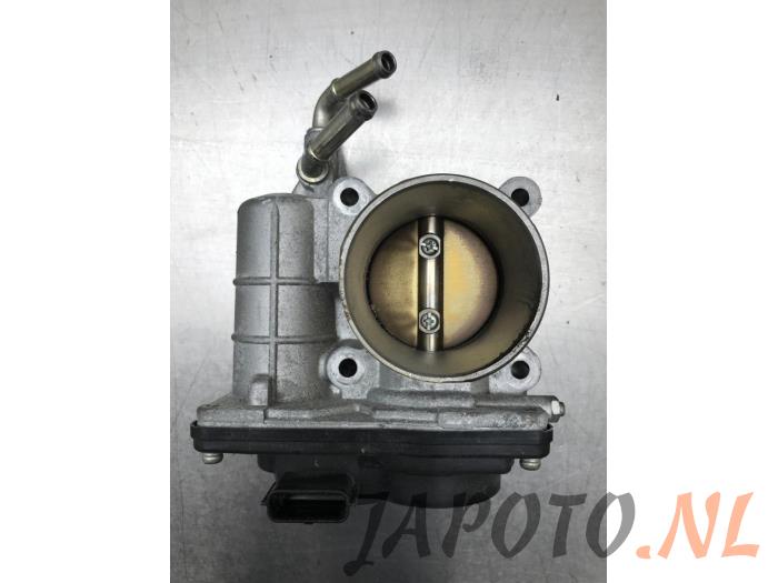 Usagé Boitier papillon Nissan Note (E12) 1.2 68 Prix € 52,45 Règlement à la marge proposé par Japoto Parts B.V.