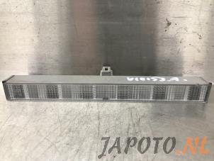 Używane Dodatkowe swiatlo stopu srodek Toyota Verso 2.0 16V D-4D-F Cena € 59,95 Procedura marży oferowane przez Japoto Parts B.V.