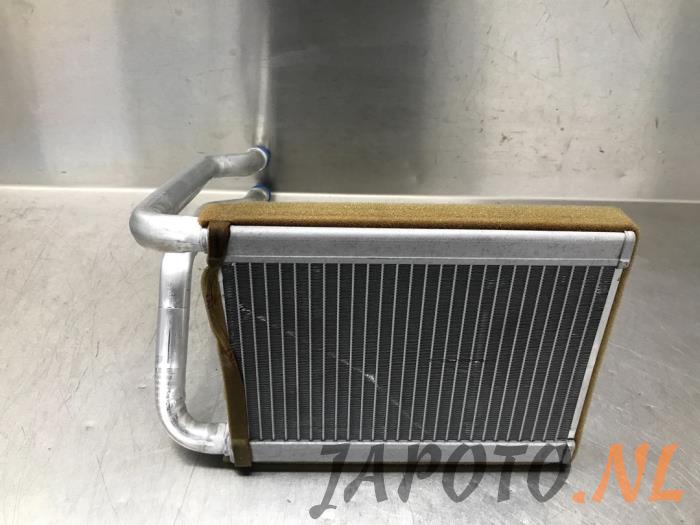 Heating radiator from a Kia Picanto (JA) 1.2 16V 2017