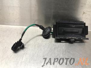Używane Przelacznik pokrywy bagaznika Kia Picanto (JA) 1.2 16V Cena € 34,95 Procedura marży oferowane przez Japoto Parts B.V.