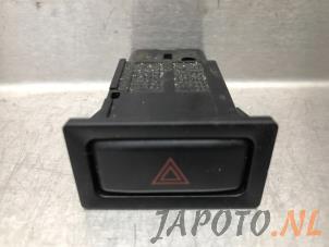 Usados Interruptor de luz de pánico Toyota Land Cruiser 90 (J9) 3.0 TD Challenger Precio € 14,99 Norma de margen ofrecido por Japoto Parts B.V.