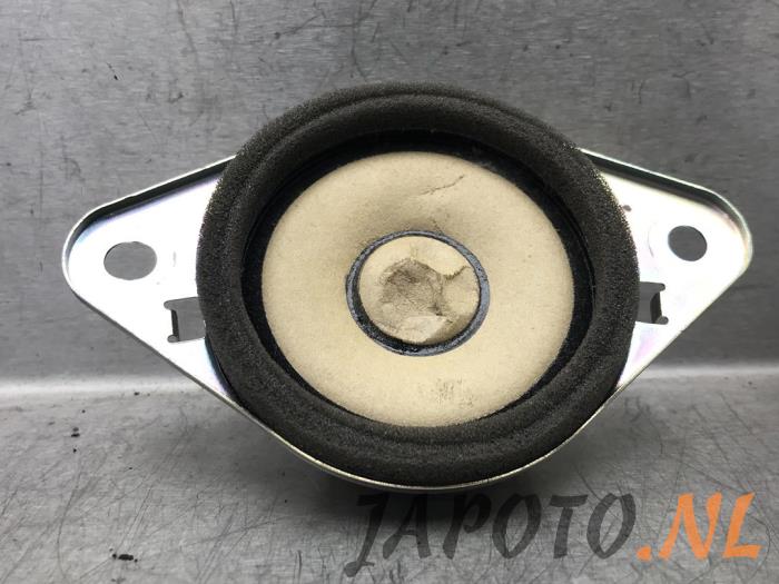 Tweeter from a Toyota Prius Plus (ZVW4) 1.8 16V 2012