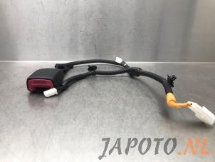Gebrauchte Sicherheitsgurt Schließe rechts vorne Toyota Prius Plus (ZVW4) 1.8 16V Preis € 19,95 Margenregelung angeboten von Japoto Parts B.V.