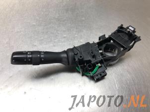 Usagé Commutateur lumière Toyota Prius Plus (ZVW4) 1.8 16V Prix € 34,95 Règlement à la marge proposé par Japoto Parts B.V.