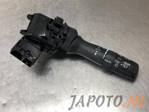 Usados Interruptor de limpiaparabrisas Toyota Prius Plus (ZVW4) 1.8 16V Precio € 34,95 Norma de margen ofrecido por Japoto Parts B.V.